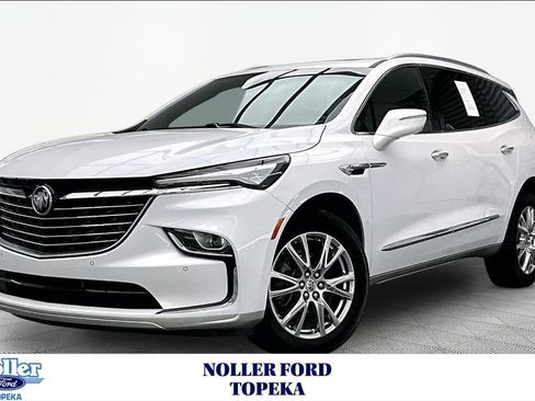 Used 2024 Buick Enclave Essence w/ Experience Buick Package AWD/4WD image 1