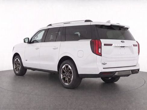 Used 2025 Ford Expedition King Ranch AWD/4WD image 2