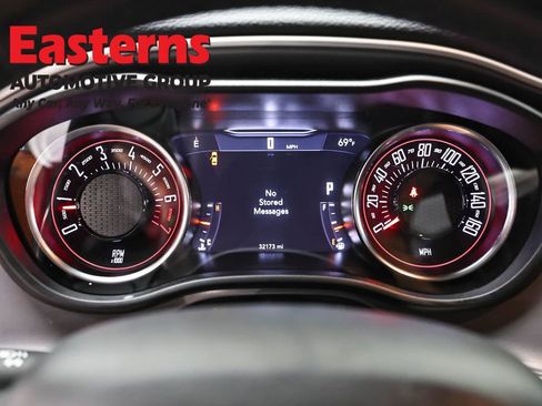 Used 2022 Dodge Challenger SXT image 18