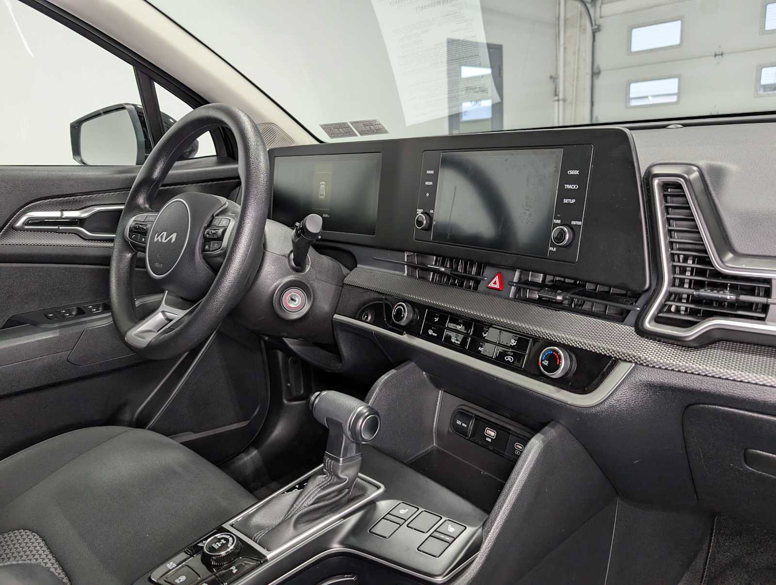 Certified 2025 Kia Sportage LX AWD/4WD image 40
