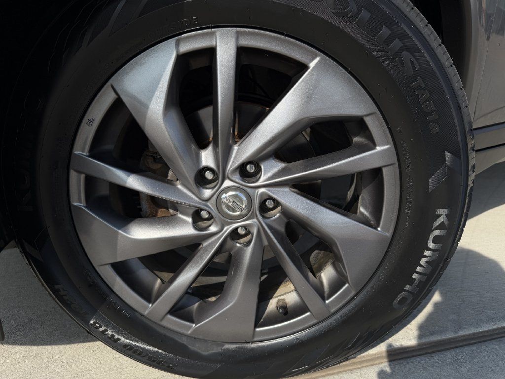Used 2016 Nissan Rogue AWD image 9