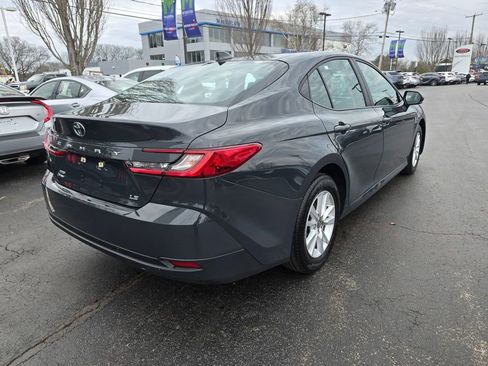 Used 2025 Toyota Camry LE image 7