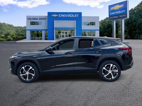 Certified 2024 Chevrolet Trax RS w/ Driver Confidence Package image 3