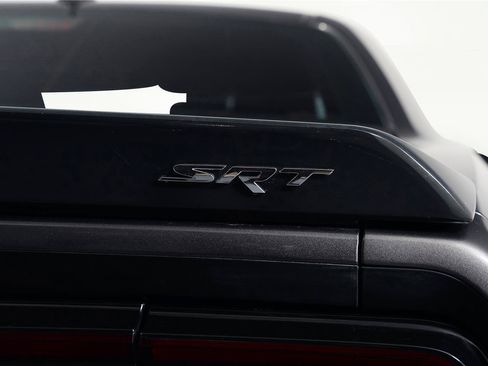 Used 2016 Dodge Challenger SRT Hellcat RWD image 17