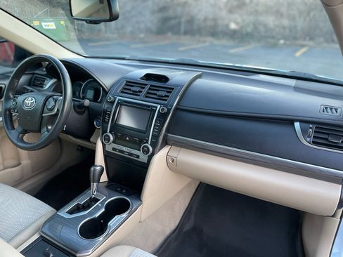 Used 2013 Toyota Camry XLE image 24