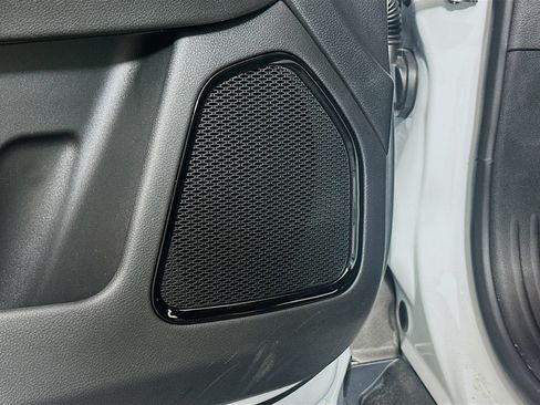 New 2026 Jeep Compass Latitude AWD/4WD image 18