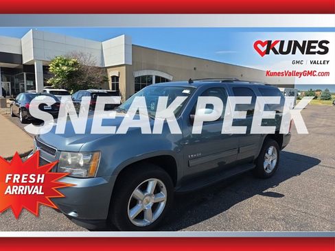 Used 2010 Chevrolet Tahoe LT w/ Luxury Package AWD/4WD image 6