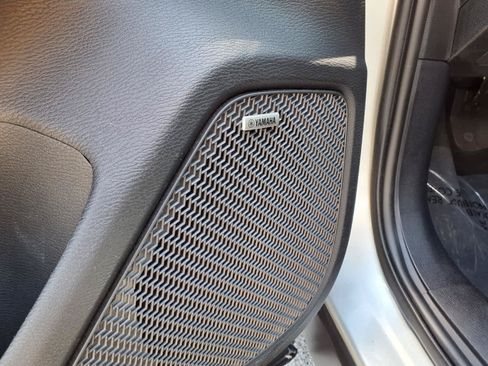 Used 2025 Mitsubishi Outlander AWD image 17