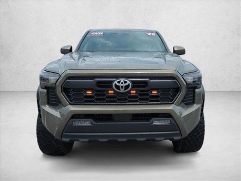 Used 2025 Toyota Tacoma TRD Off-Road AWD/4WD image 2
