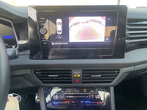 Used 2025 Volkswagen Jetta Sport image 10