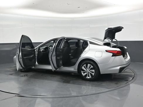 Used 2024 Nissan Altima 2.5 S FWD image 47