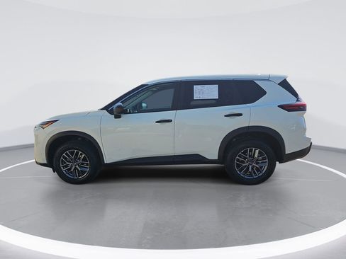 Used 2024 Nissan Rogue S AWD/4WD image 7