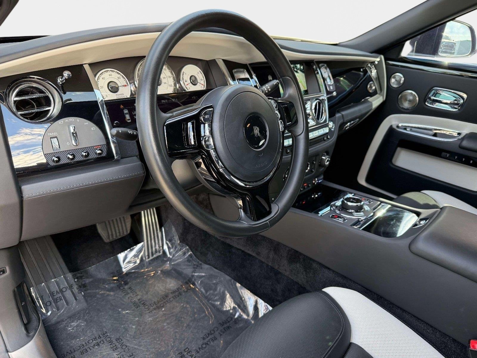Used 2020 Rolls-Royce Ghost RWD image 45