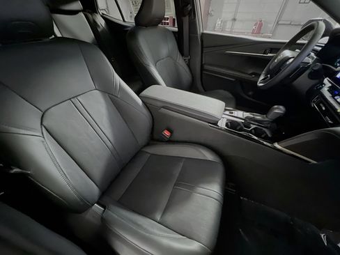 Used 2025 Toyota Camry XSE w/ Premium Plus Package image 31