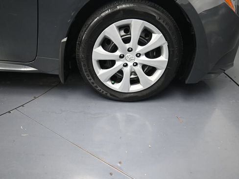 Used 2025 Toyota Corolla LE FWD image 6