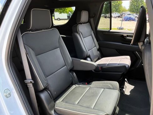 Used 2026 Chevrolet Tahoe Premier AWD/4WD image 30