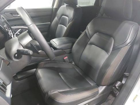 Certified 2024 Nissan Pathfinder SL AWD/4WD image 15
