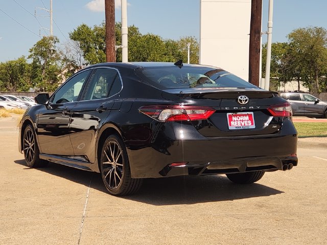 Used 2023 Toyota Camry SE FWD image 4