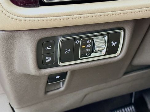 Certified 2023 Lincoln Nautilus Reserve w/ Luxury Package image 12