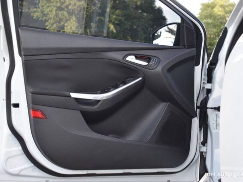 Used 2015 Ford Focus ST w/ Equipment Group 402A FWD image 8