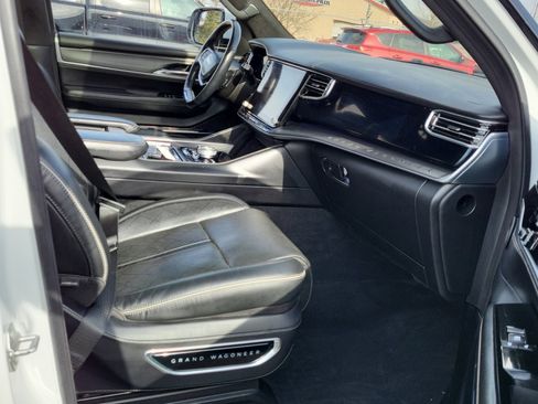 Used 2022 Jeep Grand Wagoneer Series II image 13
