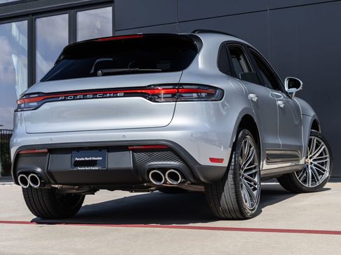 Certified 2026 Porsche Macan AWD/4WD image 11