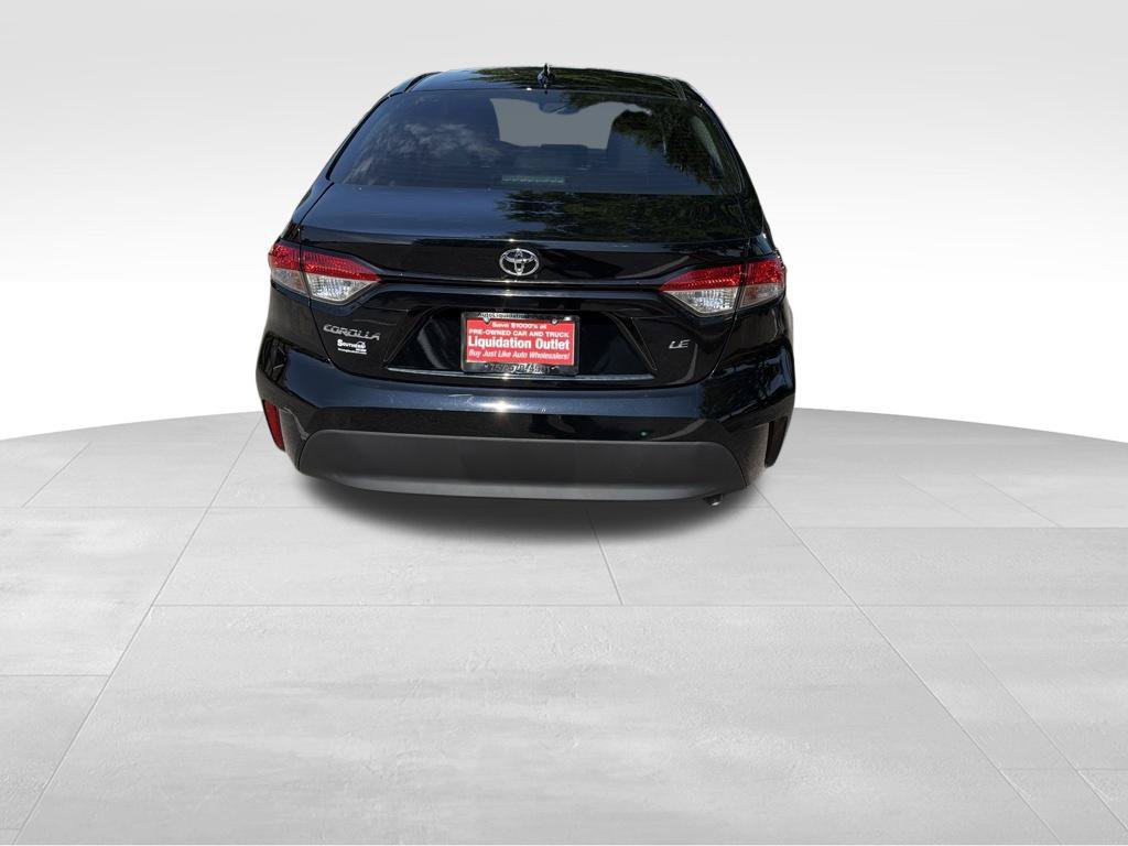 Used 2025 Toyota Corolla LE w/ Convenience Package FWD image 8