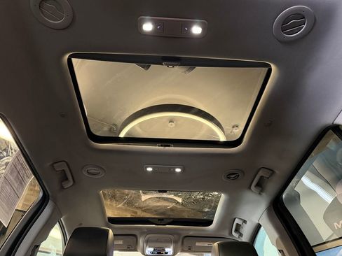 Used 2019 GMC Acadia SLT w/ Black Edition AWD/4WD image 23