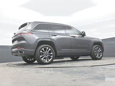 Used 2022 Jeep Grand Cherokee Overland w/ Advanced Protech Group III AWD/4WD image 24
