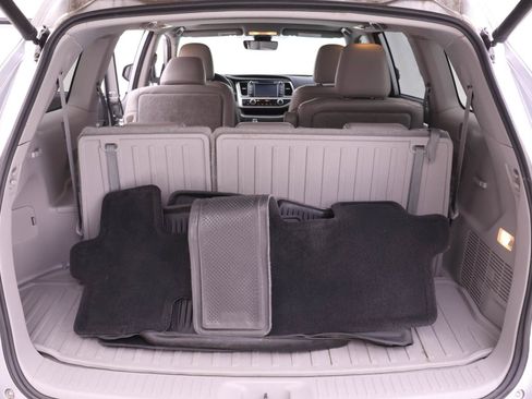 Used 2018 Toyota Highlander XLE image 14
