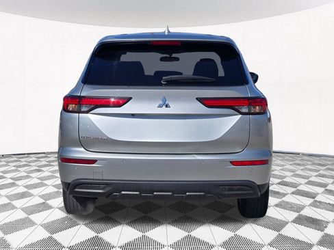Used 2024 Mitsubishi Outlander ES AWD/4WD image 18