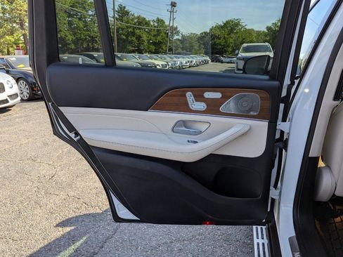 Used 2022 Mercedes-Benz GLS 450 4MATIC image 41