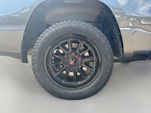 Used 2019 RAM 1500 Big Horn RWD image 15