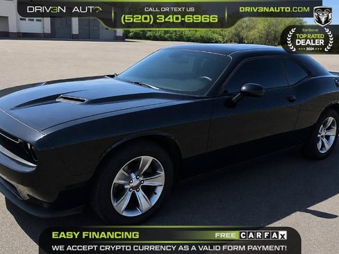Used 2018 Dodge Challenger SXT RWD image 1