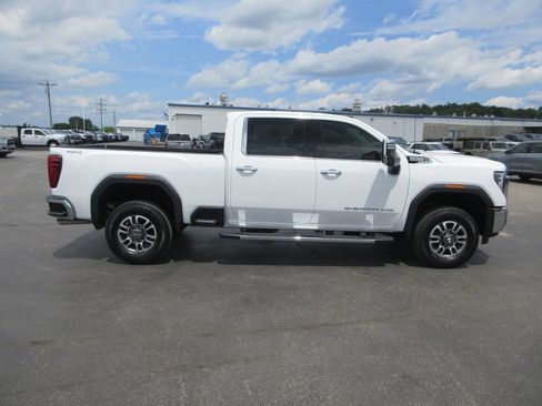 Certified 2024 GMC Sierra 2500 SLT w/ SLT Premium Package AWD/4WD image 5