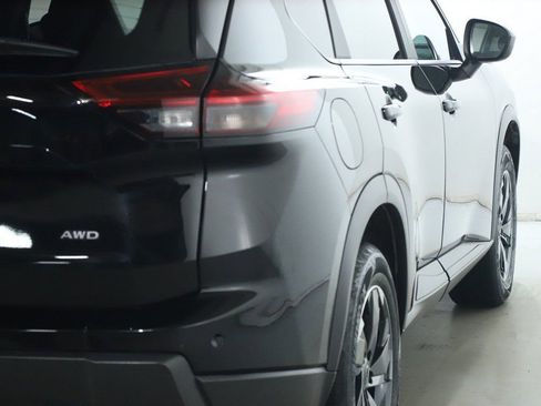 Certified 2025 Nissan Rogue SV image 45