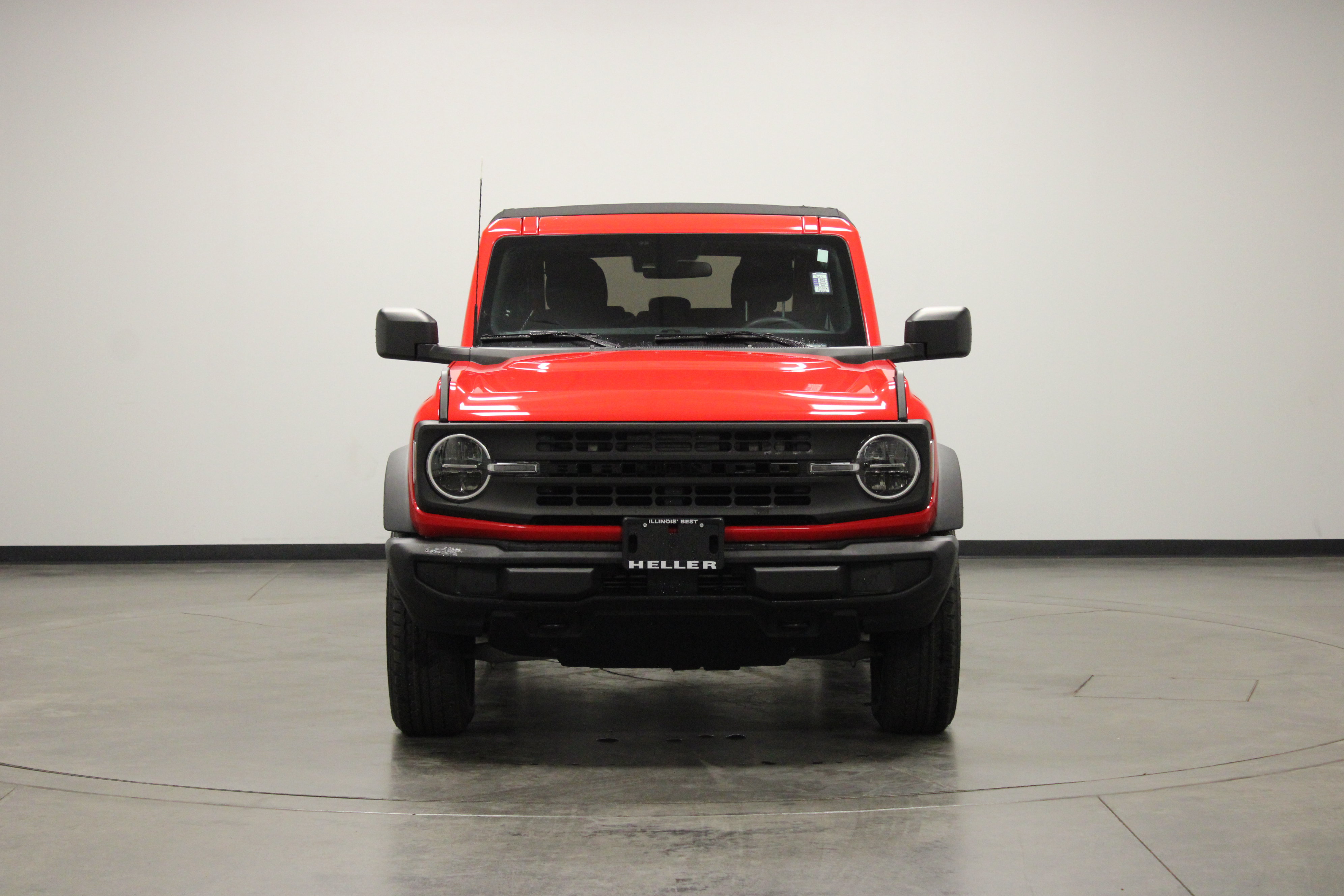 Used 2023 Ford Bronco 4-Door AWD/4WD image 3