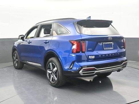 Used 2021 Kia Sorento EX w/ Panoramic Sunroof Package image 4