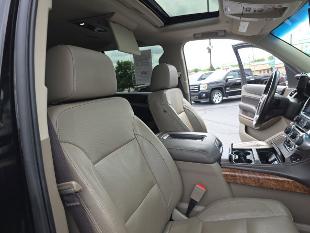 Used 2017 Chevrolet Suburban Premier AWD/4WD image 59