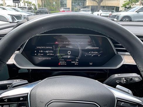 Used 2022 Audi e-tron Premium AWD/4WD image 22