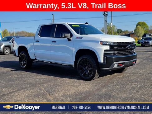 Used 2021 Chevrolet Silverado 1500 LT Trail Boss w/ Bed Protection Package AWD/4WD image 2