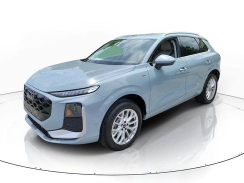 New 2026 Audi Q3 quattro 2.0T AWD/4WD image 2