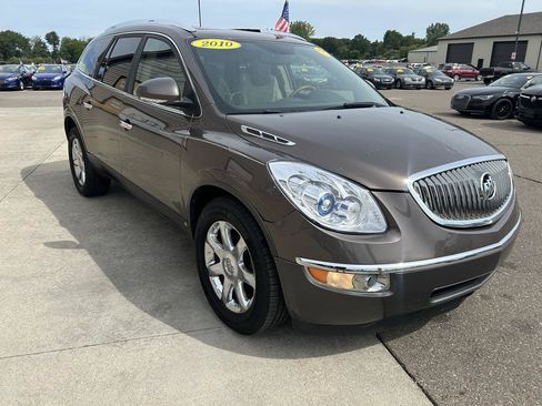 Used 2010 Buick Enclave CXL w/ Trailering Provision Package AWD/4WD image 3