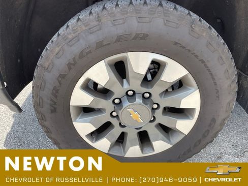 Used 2025 Chevrolet Silverado 2500 Custom w/ Custom Value Package AWD/4WD image 20