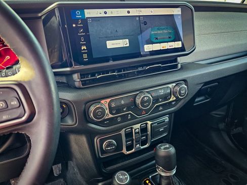 Certified 2025 Jeep Wrangler Sport S image 15