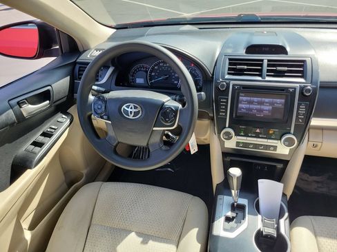 Used 2014 Toyota Camry LE FWD image 12