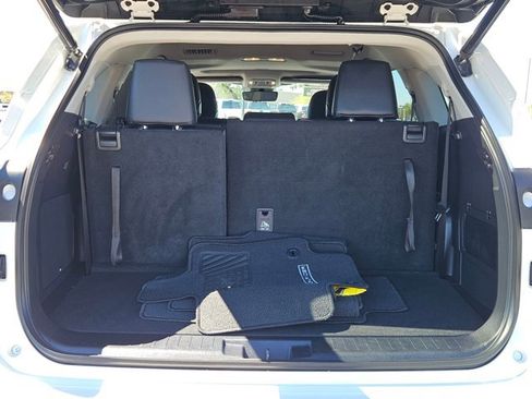 Used 2021 Toyota Highlander Limited image 6