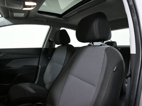 Used 2022 Hyundai Accent Limited FWD image 15