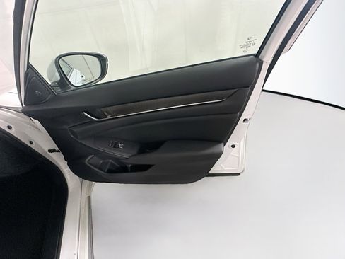 Used 2019 Honda Accord EX-L image 31