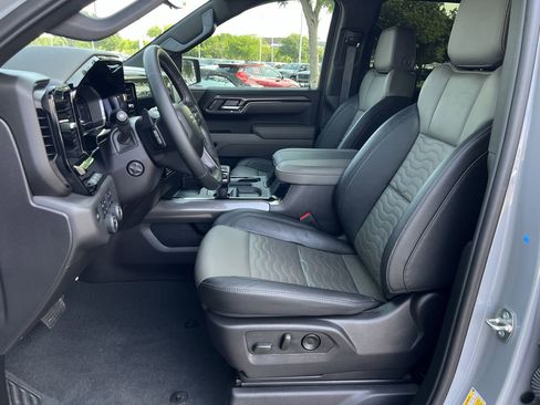 Used 2024 Chevrolet Silverado 1500 ZR2 w/ Technology Package image 25